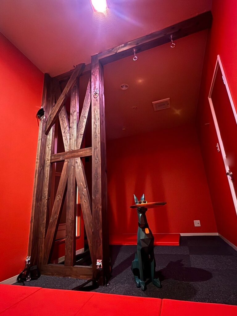 ルーム①(大部屋のSMルーム)