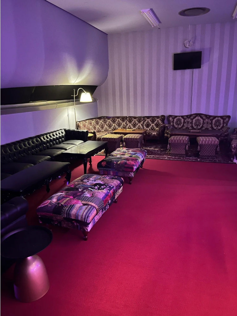 セカンド難波 - フロア