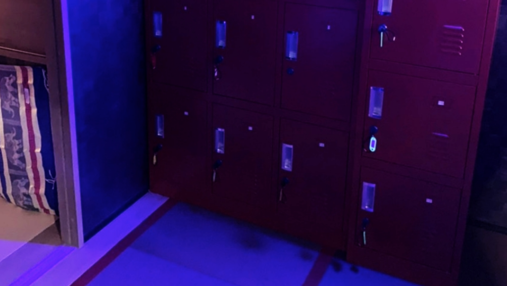 ウベア ロッカー 大きな荷物も入ります。